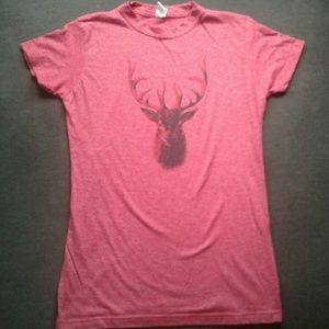 Fitted red stag tee